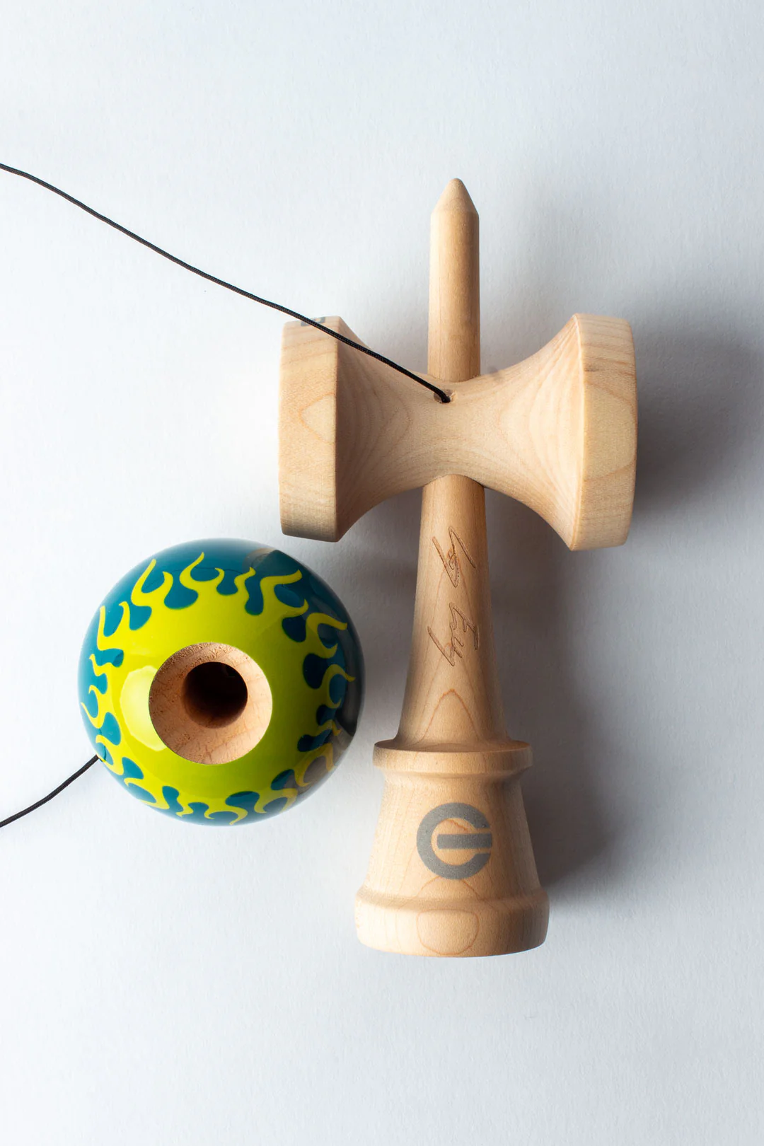 Sweets Kendama Sig Model Cooper Eddy