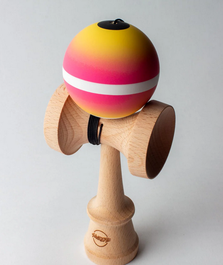 Sweets Kendama Horizon Fade Broke Shape 